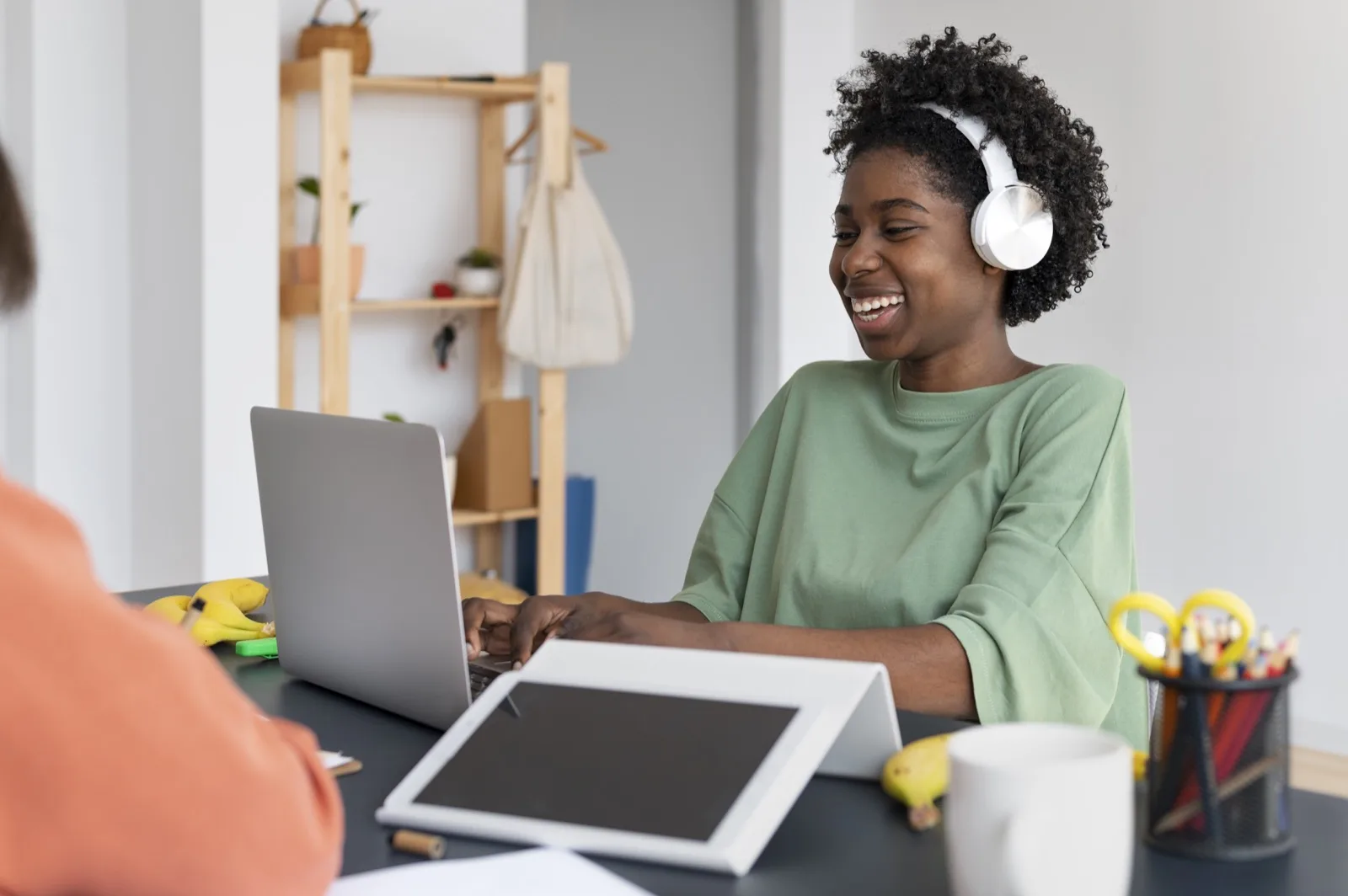 Distributed teammate working remotely with accountability